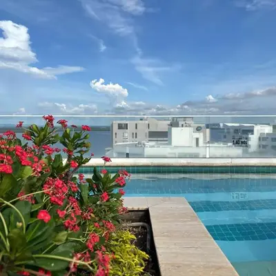 Modern apt near the beach with Jacuzzi
