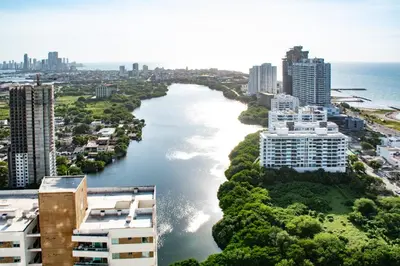 an aerial view of a river in a city at Hermoso Apartamento con Piscina 1 Habitacion CMC66 in Cartagena de Indias