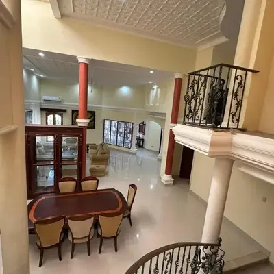 Mansión Lujosa con Piscina en manga