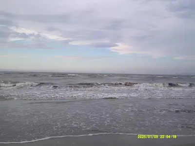 an image of the ocean with waves on the beach at Villa Liz in Puebloviejo