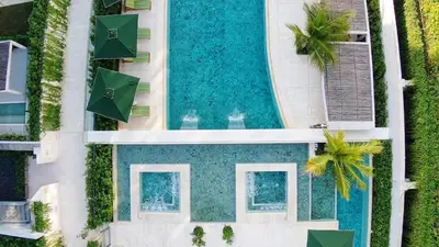 an aerial view of a resort with a swimming pool at Magnificent Apartment - Beach - Jacuzzis! in Cartagena de Indias