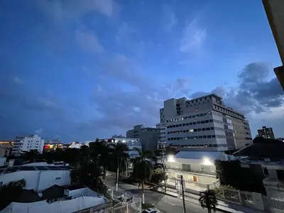 a view of a city at night at Apartamento en el Norte a 5 Minutos de Buenavista in Barranquilla