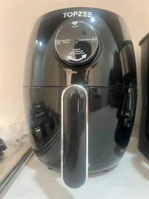 a toaster sitting on top of a counter at Apto de lujo en Barranquilla in Barranquilla