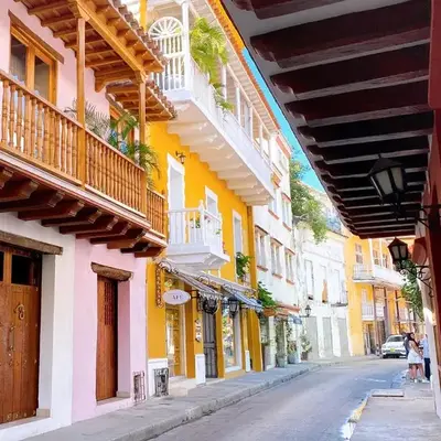 Experience the magic of the Calle de las Damas historic center