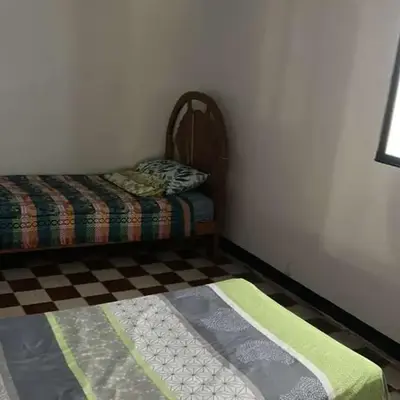 Habitacion en casa zona carnaval