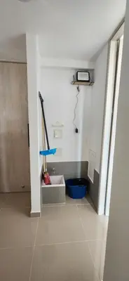 a bathroom with a tub and a sink in a room at Apto Doral Suite Zona exclusiva Cartagena in Cartagena de Indias