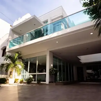 MQ CROWN HOUSE CASTIllO