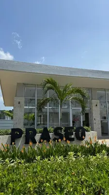 a building with a sign in front of it at Apartamento acogedor y tranquilo cerca del mar in Cartagena de Indias