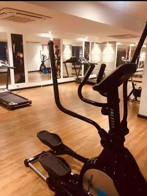a room with a gym with a exercise bike at Vive Cartagena magica frente al mar y lago in Cartagena de Indias