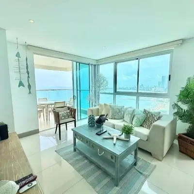 3br Apartment in front of the beach 8 paxs