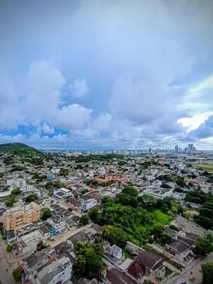 an overhead view of a city with buildings and trees at Apartamento en Cartagena cerca al Mar in Cartagena de Indias