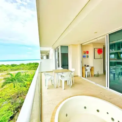 Cartagena Cielo Mar Apartment Steps from the Beach