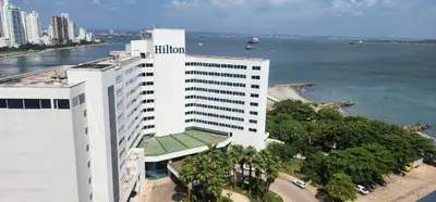 an aerial view of the hilton hotel and the ocean at Cartagena El Laguito Apto cerca a la playa in Cartagena de Indias