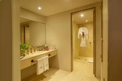 a bathroom with a sink and a mirror at Hotel San Pedro de Majagua in Isla Grande