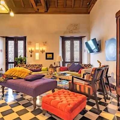 Casa San Pedro - Exclusive 3BR Colonial Apt in Centro Historico by Huespedia