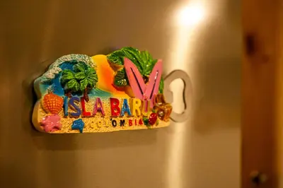 a refrigerator magnet with the word salsa bar on it at Hostal El Bando in Cartagena de Indias