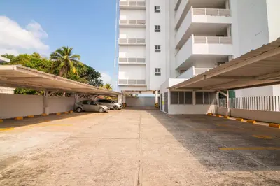 an empty parking lot in front of a building at Magico Apartamento Frente al Mar 3 Habitaciones AR91 in Pativilca