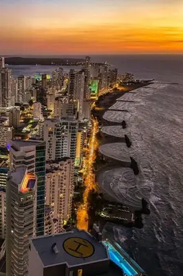 an aerial view of a city with the ocean at Apartamento ideal en Cartagena in Cartagena de Indias