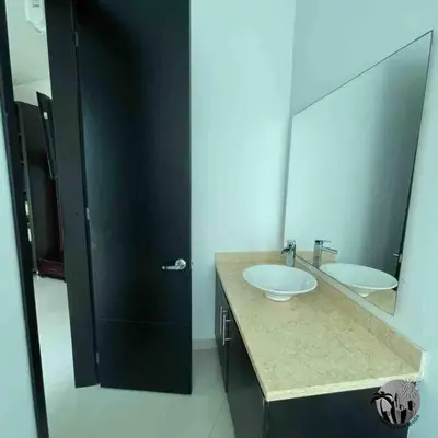 a bathroom with a sink and a mirror at Cartagena apartamento in Cartagena de Indias
