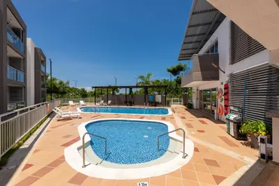 a swimming pool on the roof of a building at Nuevo apartamento en la zona norte de Cartagena in Puerto Tierrabaja
