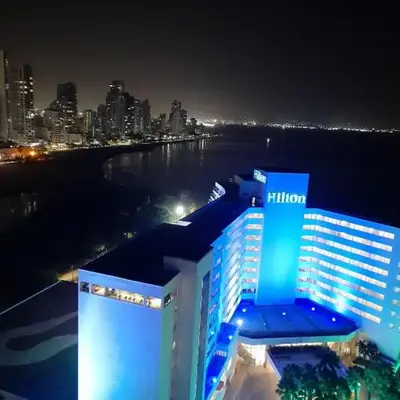 APARTAMENTO CON VISTA AL MAR CARIBE PISO 19 - Espectacular