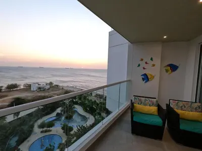 a balcony with a view of the ocean at hermoso apartamento en pozos colorados con playa privada y doble vista al mar in Santa Marta