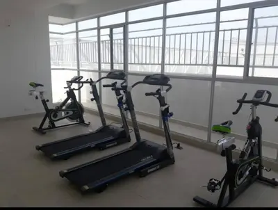 a row of exercise bikes in a gym at Hermoso apartamento, Cartagena, amoblado, cómodo. in Cartagena de Indias