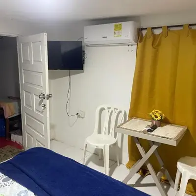 Habitación independiente cerca al mar.