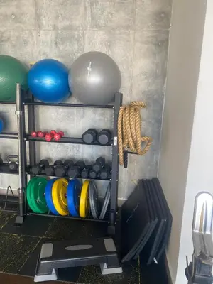 a shelf filled with lots of different types of equipment at Edificio NUEVO DE LUJO CARTAGENA BOCAGRANDE in Cartagena de Indias
