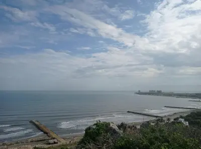 a view of a beach with the ocean at Hotel Villa Mary Apartaestudios playa in Puerto Colombia