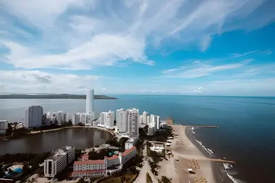 an aerial view of a city and the ocean at Laurdhomes Lujoso Apto Piso 28 frente al mar, 2BTH in Cartagena de Indias