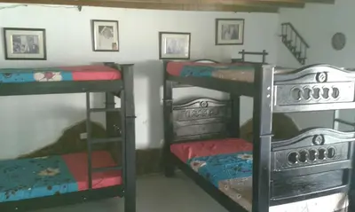 a room with four bunk beds in a room at Phandy in Santa Veronica