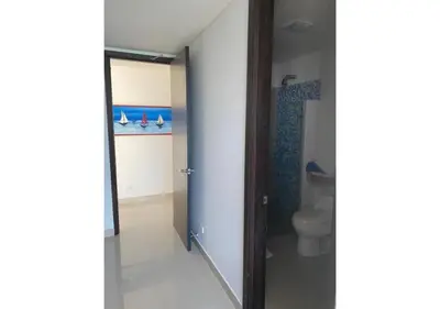 a bathroom with a toilet and a shower at Apartamento frente al mar con vista única en Cartagena in Cartagena de Indias
