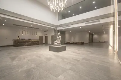 a large room with a statue in the middle of it at Great apartment in Bocagrande with sunset & beach view in Cartagena de Indias